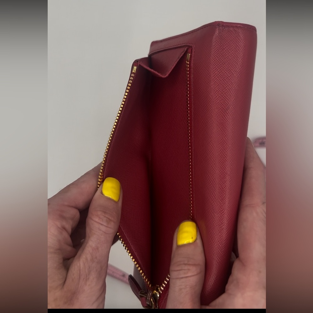🌷 Prada Large Saffiano Leather Wallet Pink (Authentic) - Picture 12 of 17